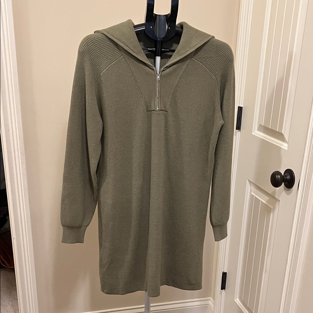 Nordstrom Women’s Zip Up Sweater in Olive